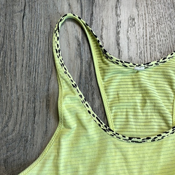 Lululemon Athletica What the Sport Singlet heathered clarity yellow sizing below - Picture 6 of 12